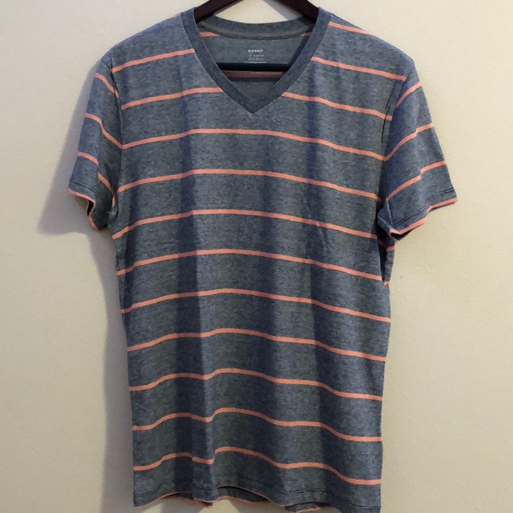 NWOT Old Navy V-Neck T-shirt